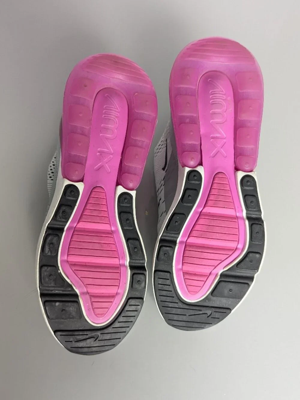Nike Air Max 270 Barely Gray Fuschia Sneaker Size 7.5 Comfort Stretch Running